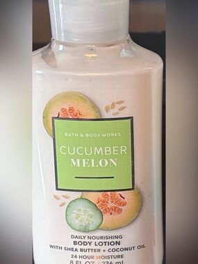 Bath & Body Works Cucumber Melon Body Lotion - Green & White